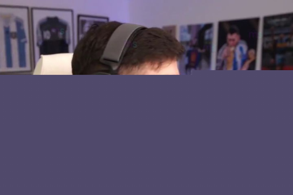 La Cobra en su estudio de streaming